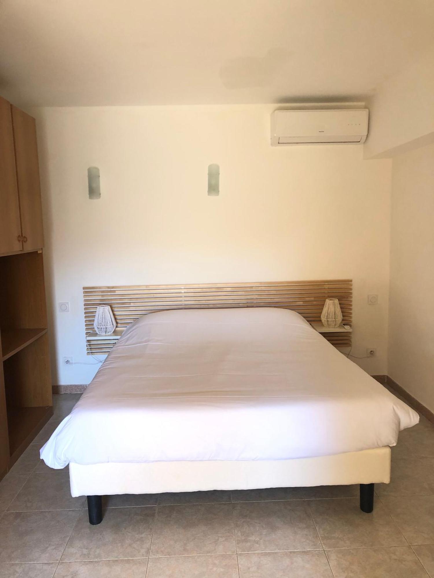 Residences Anna Centuri Bagian luar foto