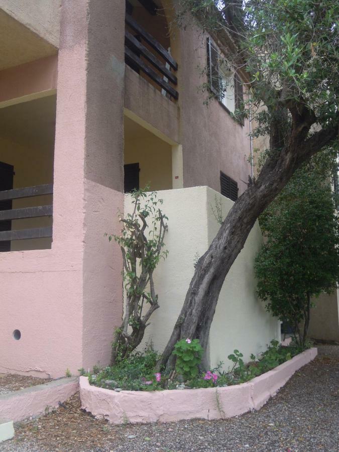 Residences Anna Centuri Bagian luar foto